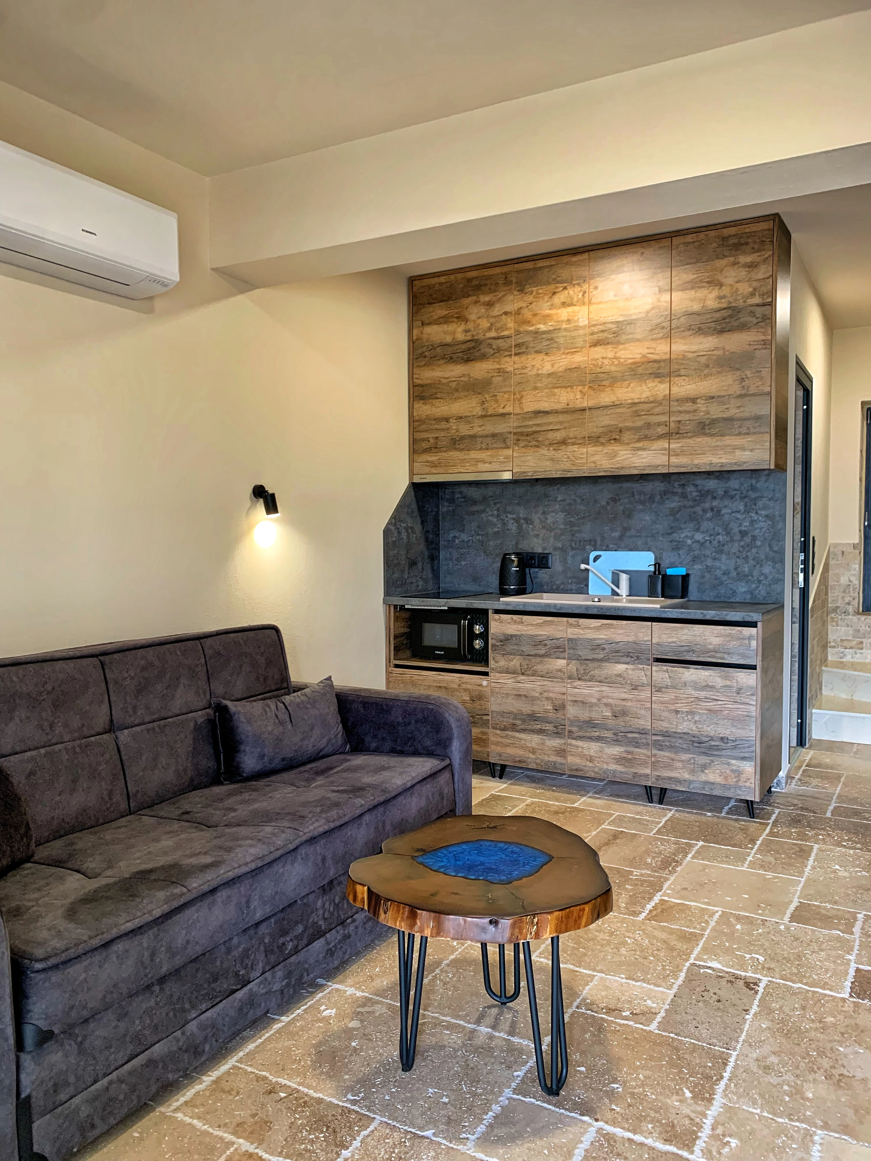 Two-bedroom maisonette – photo 2
